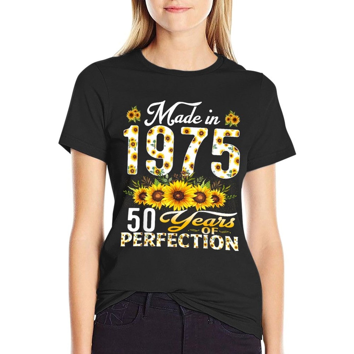 50 Years Old Made In 1975 Floral 50th Birthday Decorations Graphic-printed T-Shirt