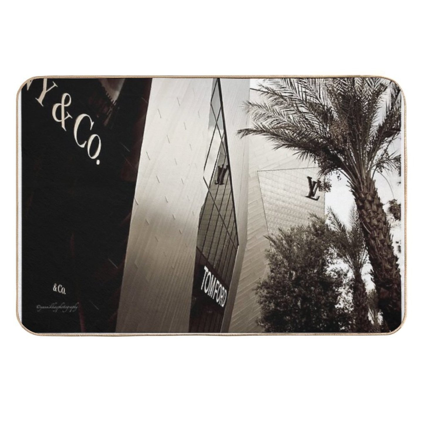 Tom - Ford Menswear Shop in Vegas - Black And White Multi-Purpose Bath Mat