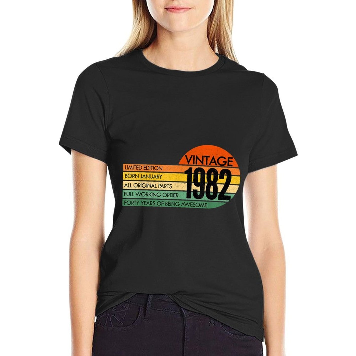 40 Years Old Vintage JANUARY 1982 40th Birthday Classic T-Shirt