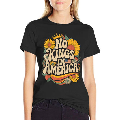 Retro Floral 70s Women No King In American Democracy  Oversized Silhouette T-Shirt