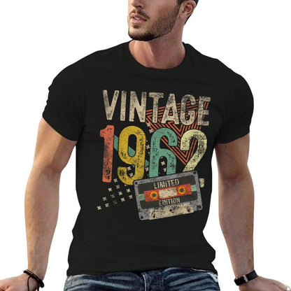 Vintage 1962 63rd Birthday Gifts For Men Women 63 Year Old  Graphic-printed T-Shirt