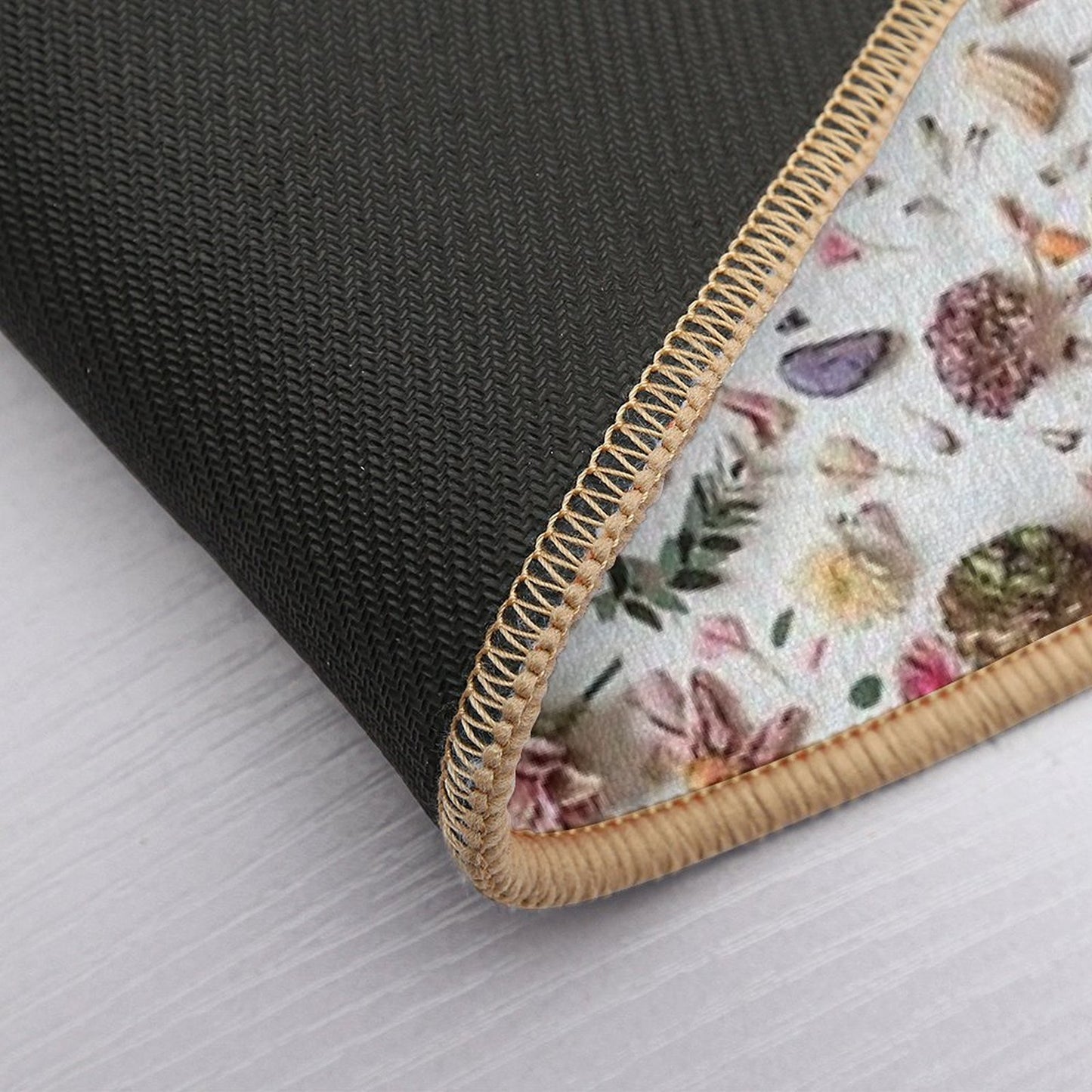 ROSE PETALMILK  Slip-Resistant Bath Mat