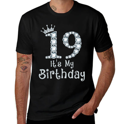 19 It's My Birthday 19 Years Old Happy 19th Birthday Girl  Trendy Pattern T-Shirt