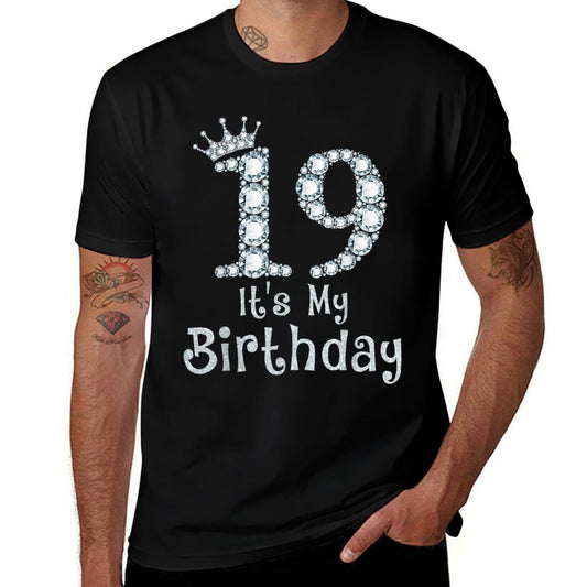 19 It's My Birthday 19 Years Old Happy 19th Birthday Girl  Trendy Pattern T-Shirt