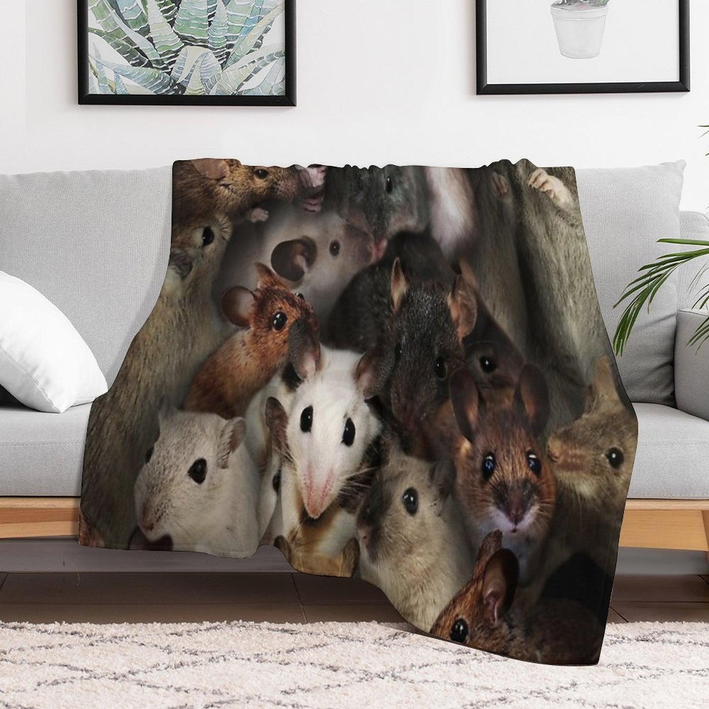 Mice Lightweight Throw Blanket