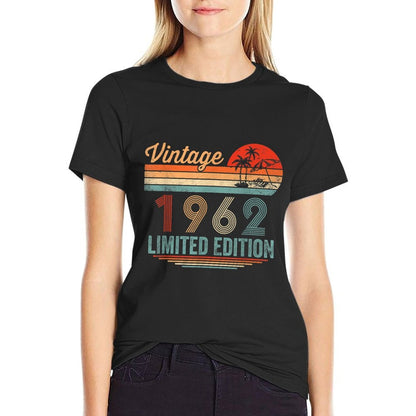 60 Year Old Gifts Vintage 1962 Limited Edition 60th Birthday  Classic T-Shirt