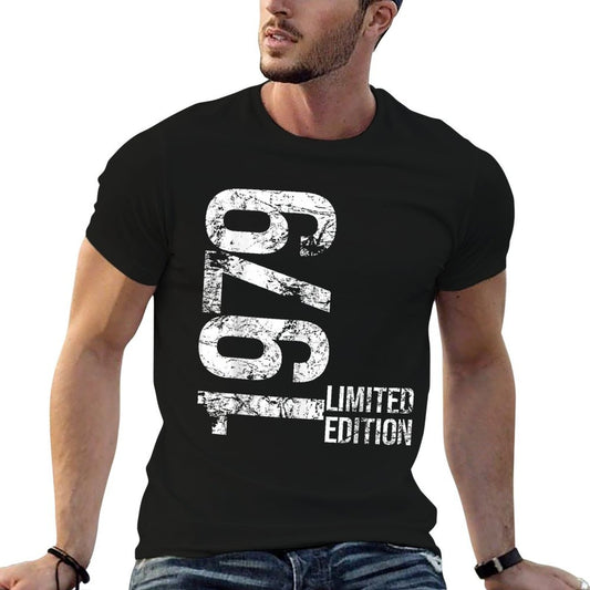 46th Birthday 46 Years Old Man Woman Vintage 1979  Slim-fit Cut T-Shirt