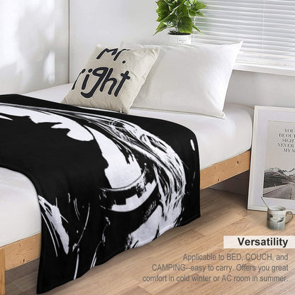 Final Fantasy XIII Lightning - Black And White Machine-washable Throw Blanket