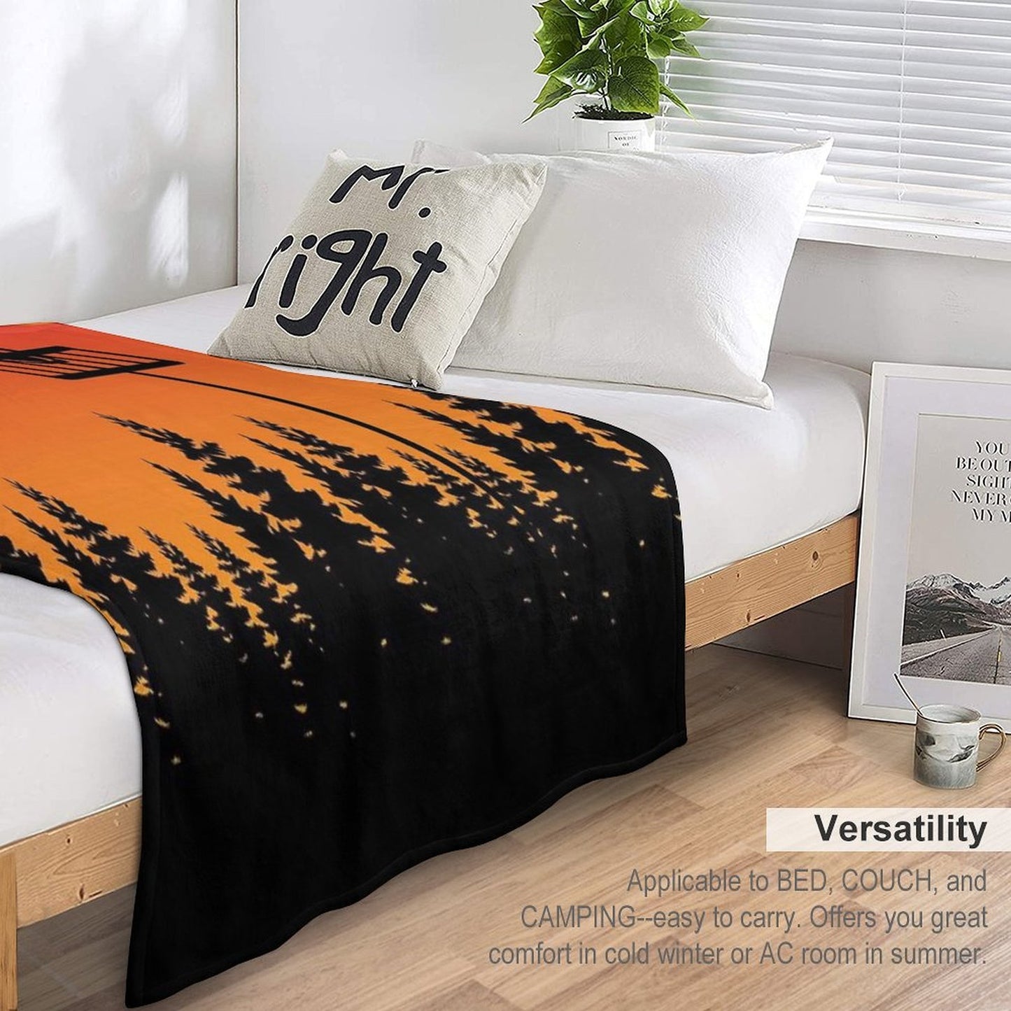 Distressed Disc Golf Frolf Frisbee Player Retro Vintage 70s Travel-friendly Throw Blanket