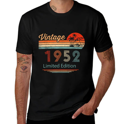 70 Year Old Gifts Vintage 1952 Limited Edition 70th Birthday  Trendy Pattern T-Shirt