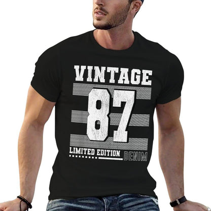Vintage 87 Born in 1987 35 Years Old 35th Birthday  Trendy Pattern T-Shirt