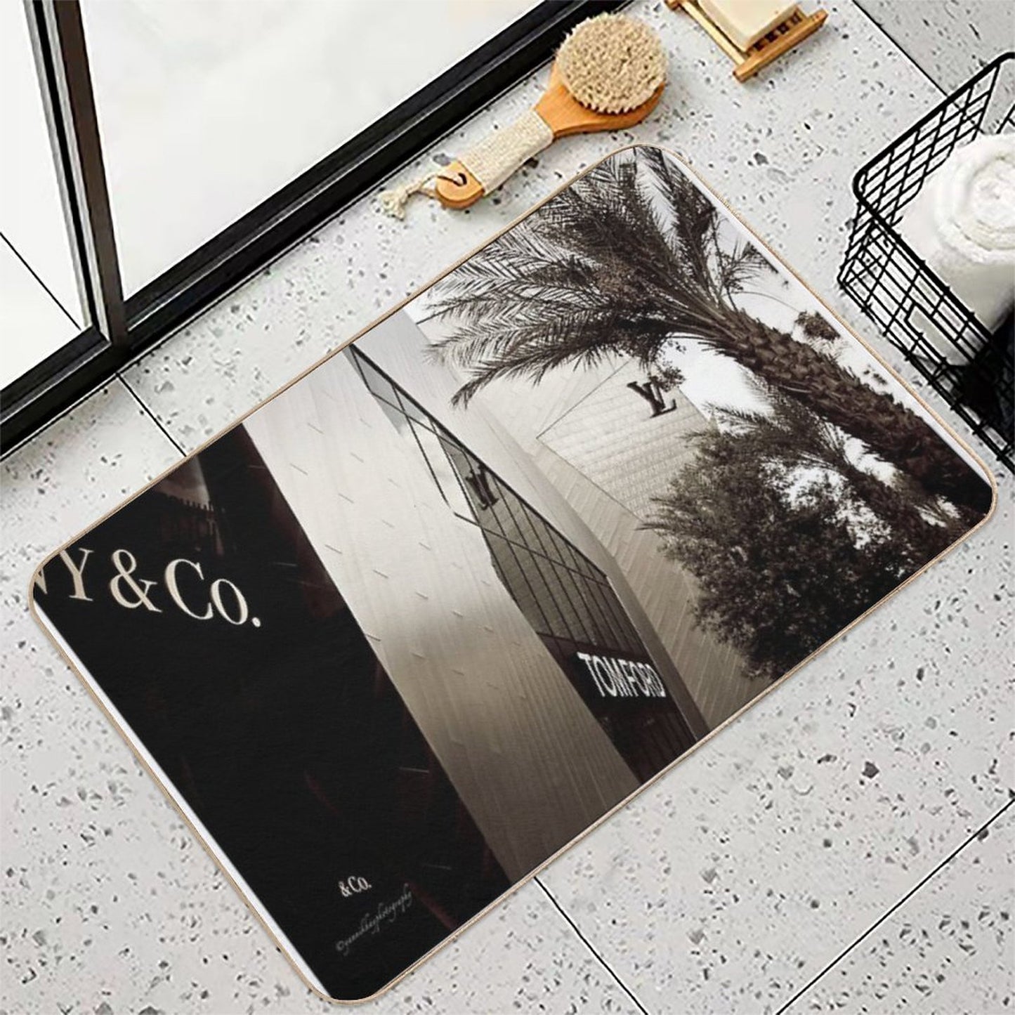 Tom - Ford Menswear Shop in Vegas - Black And White  Multi-Purpose Bath Mat