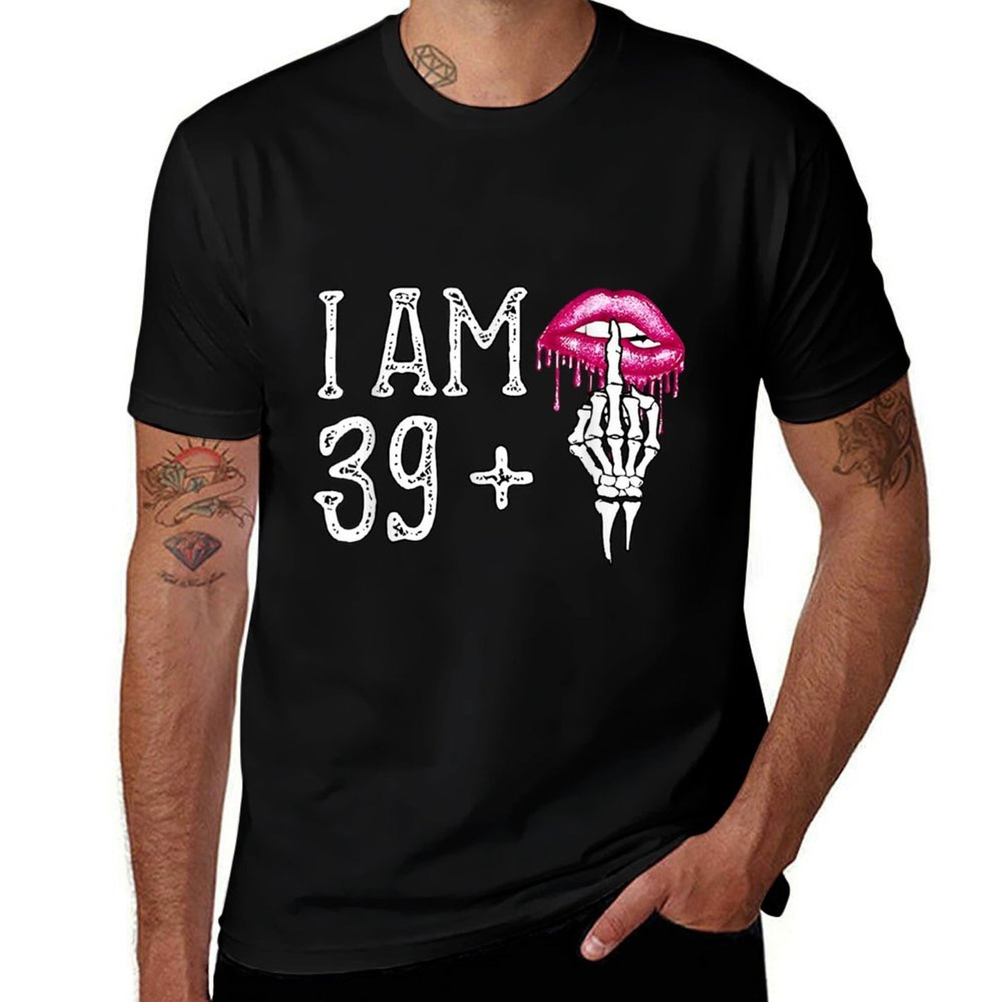 I&#39;m 39 Plus 1 Middle Finger Skull Funny 40th Birthday  Trendy Pattern T-Shirt