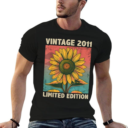 14 Years Old Gift Vintage 2011 Sunflower Lover 14th Birthday  Lightweight T-Shirt