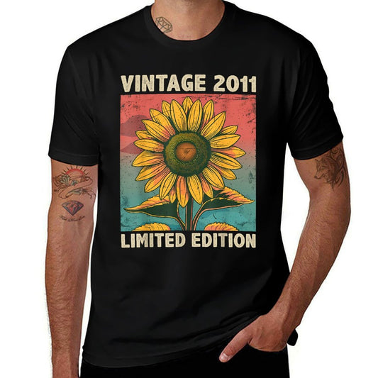 14 Years Old Gift Vintage 2011 Sunflower Lover 14th Birthday  Lightweight T-Shirt