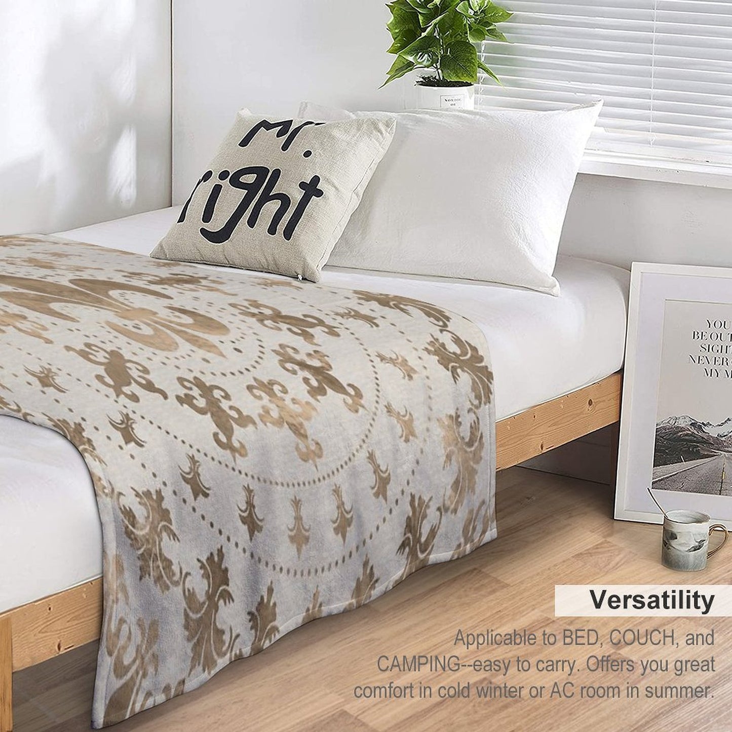 Fleur-de-lis Ornament Pastel Gold Sustainable Throw Blanket