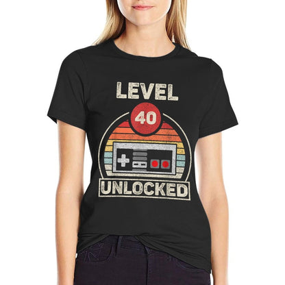 Retro Level 40 Unlocked Video Gamer 40th Birthday  Classic T-Shirt