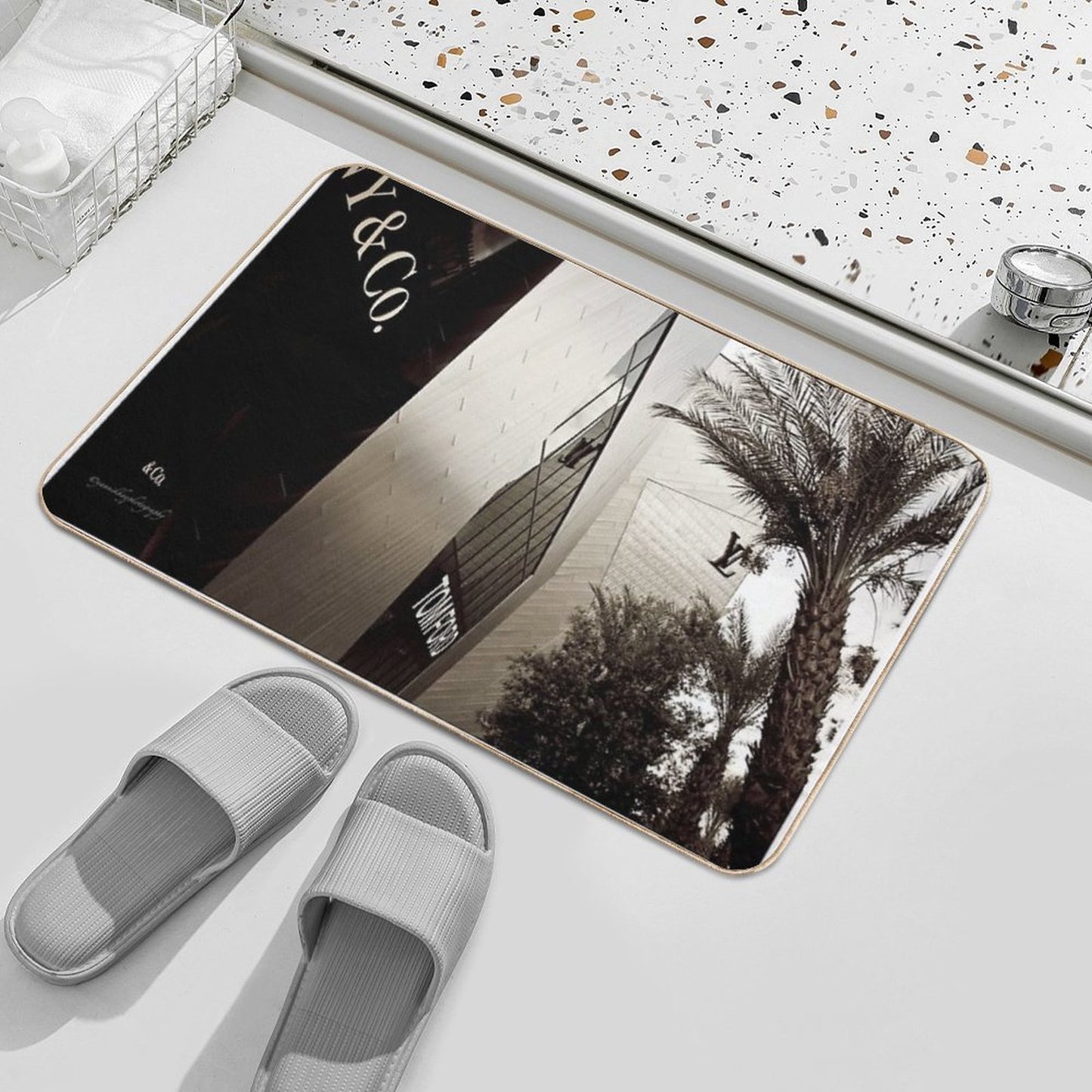 Tom - Ford Menswear Shop in Vegas - Black And White  Multi-Purpose Bath Mat