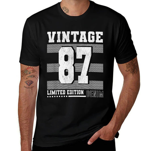 Vintage 87 Born in 1987 35 Years Old 35th Birthday  Trendy Pattern T-Shirt