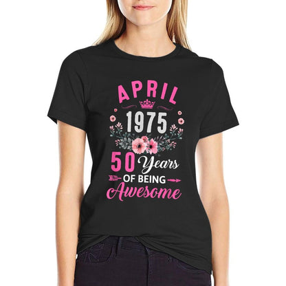 Awesome Since 1975 50 Years Old April 50Th Birthday Women  Lightweight T-Shirt