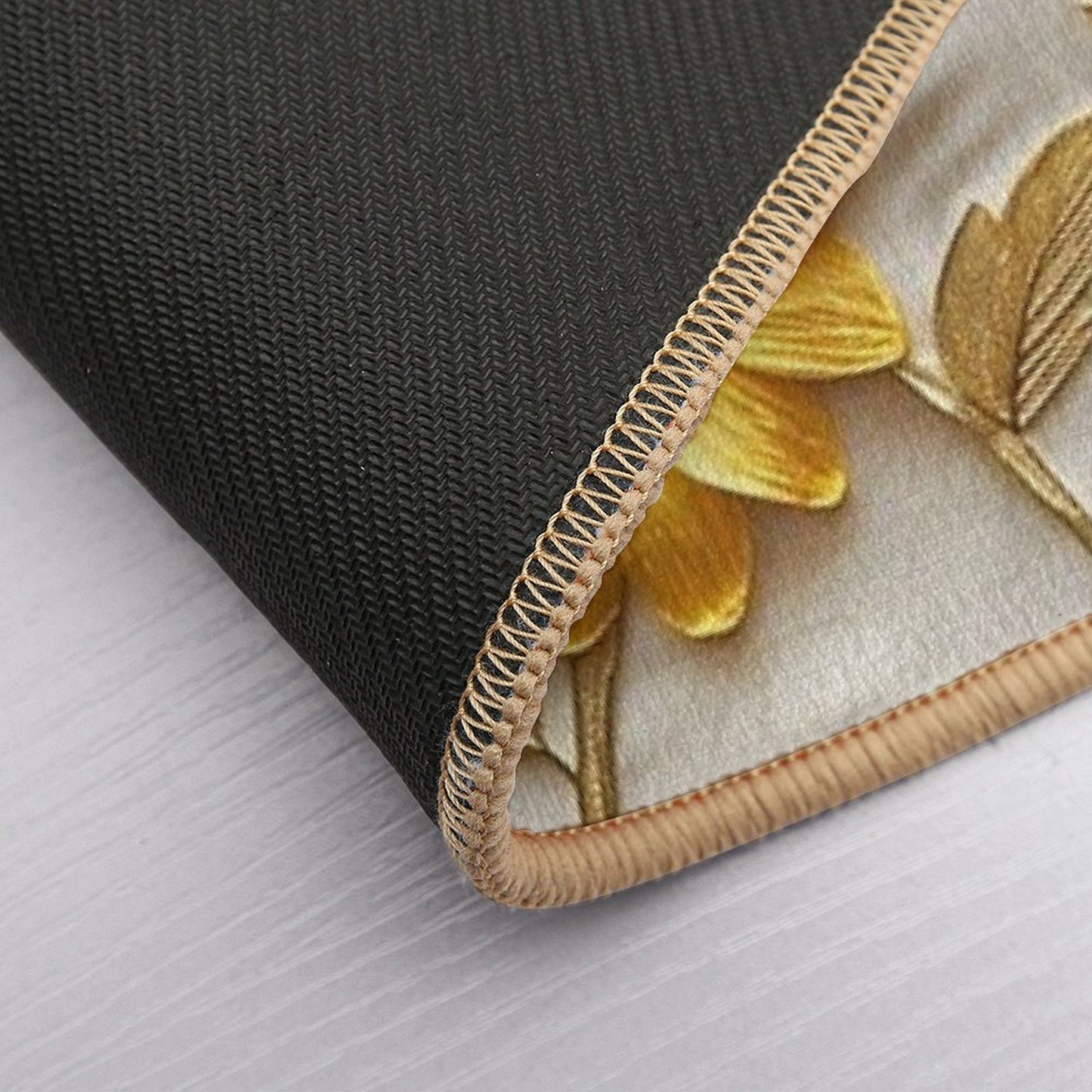 Textured Yellow And White Sunflower Pattern  Slip-Resistant Bath Mat