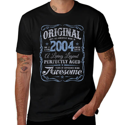 Vintage Born In 2004 Classic 21st Birthday  Tagless Design T-Shirt