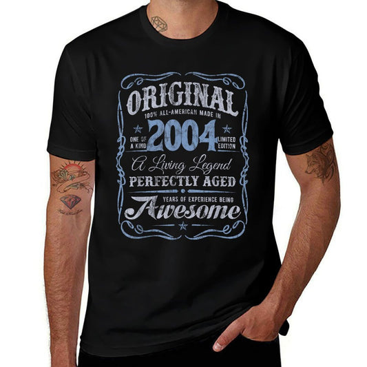 Vintage Born In 2004 Classic 21st Birthday  Tagless Design T-Shirt