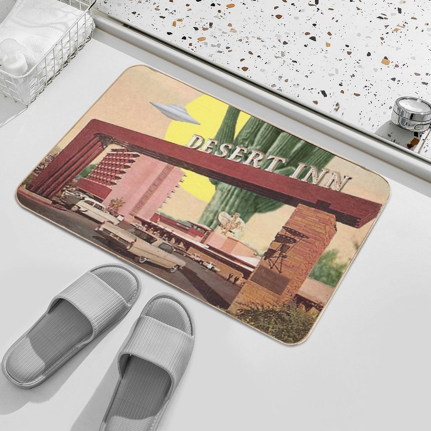 Desert Inn  UFOs Landing  Odorless Bath Mat