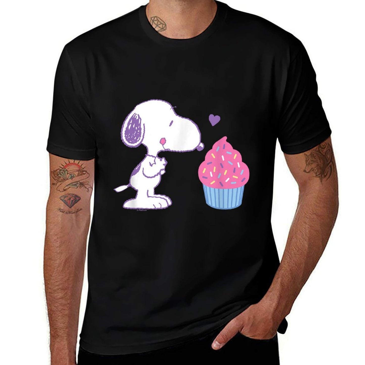 Peanuts - Snoopy Heart Cupcake  Soft T-Shirt