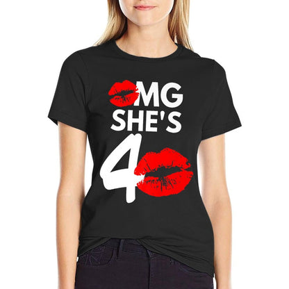 OMG SHE'S 40 Birthday, 40 Year Old, 40th Birthday Premium  Lightweight T-Shirt