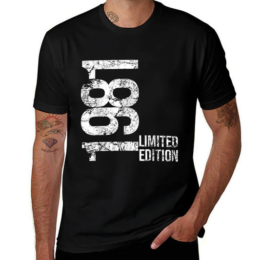 44th Birthday 44 Years Old Man Woman Vintage 1981  Slim-fit Cut T-Shirt