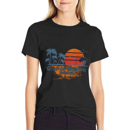 Gulf of Mexico Est. 1550 Retro Vintage Beach Gulf of Mexico  Trendy Pattern T-Shirt