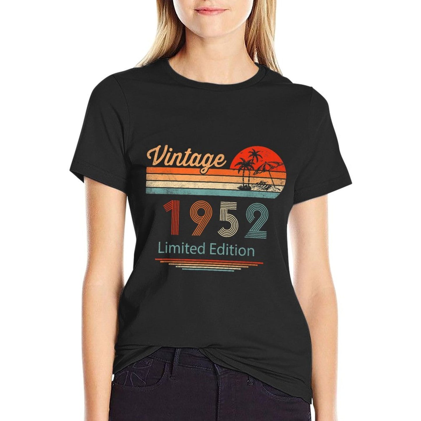 70 Year Old Gifts Vintage 1952 Limited Edition 70th Birthday  Trendy Pattern T-Shirt
