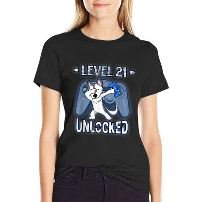 Level 21 Unlocked - Funny Dabbing Husky Gamer 21st Birthday  Wrinkle-resistant T-Shirt