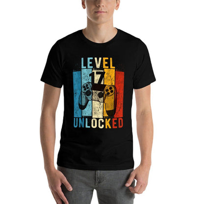 Level 17 Unlocked Video Gamer 17 Year Old 17th Birthday Gift  Lightweight T-Shirt
