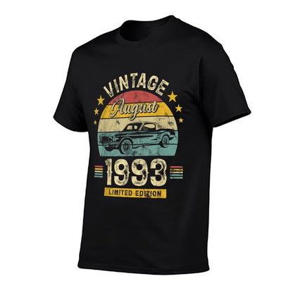 Vintage 30 Years Old August 1993 Retro 30th Birthday Gift  Trendy Pattern T-Shirt