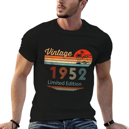 70 Year Old Gifts Vintage 1952 Limited Edition 70th Birthday  Trendy Pattern T-Shirt